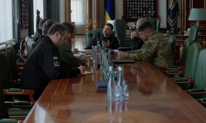 Зеленський відклав зустріч через Близький Схід