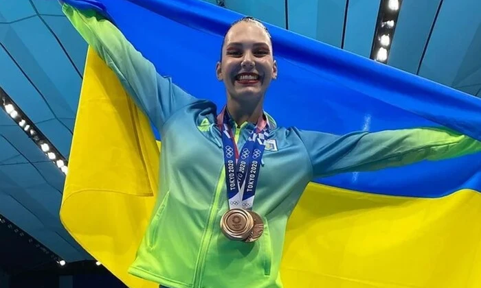 Ракети ударили по двору дома Олімпійської призерки Федіни