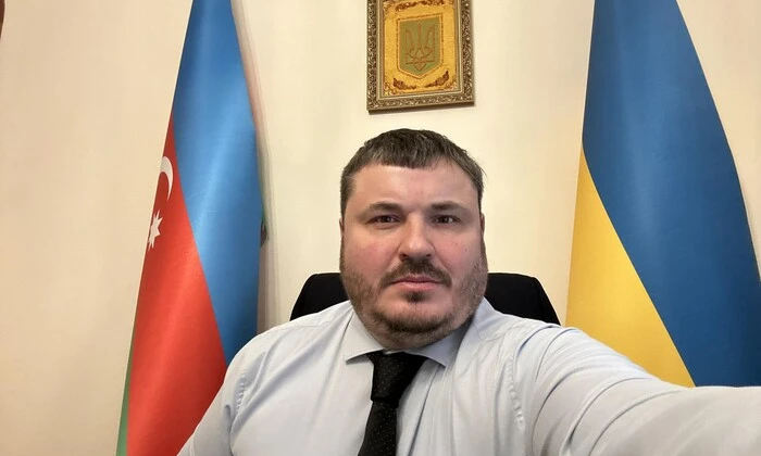 Український посол атакований жінками