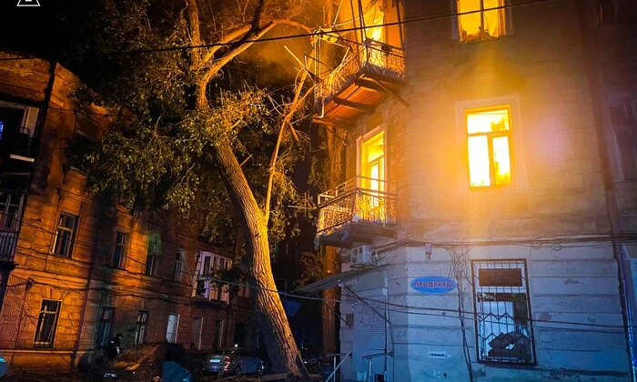 Поліція демонструє наслідки атаки дронів
