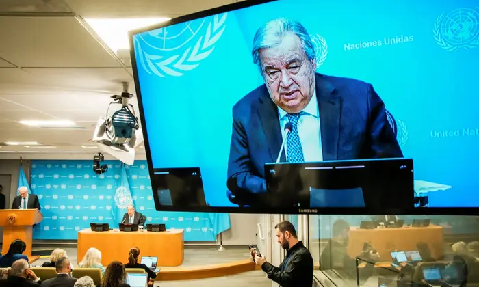 Financial collapse: US cuts contributions