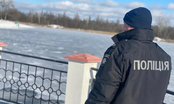 Дети, провалились под лёд, опасность ожидала