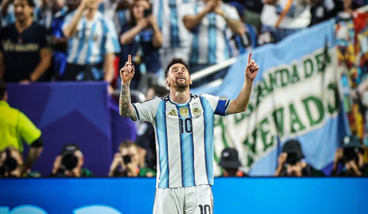 Messi breaks Klose's record