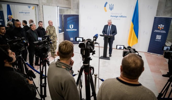 Новітні зразки української зброї для дипломатів