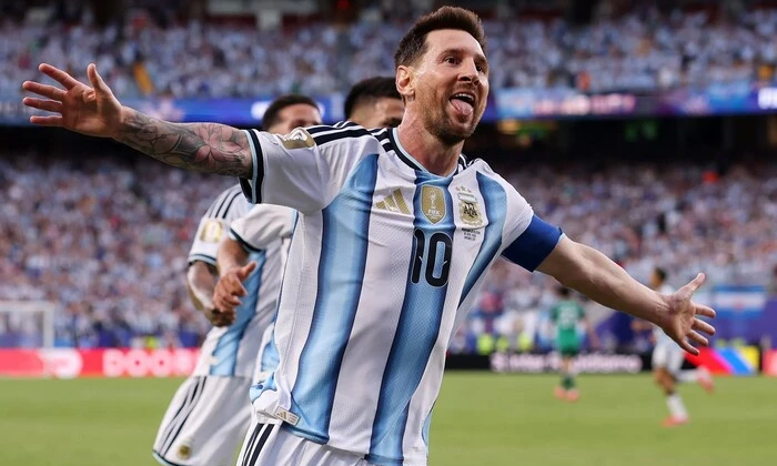 Messi breaks World Cup top scorer record