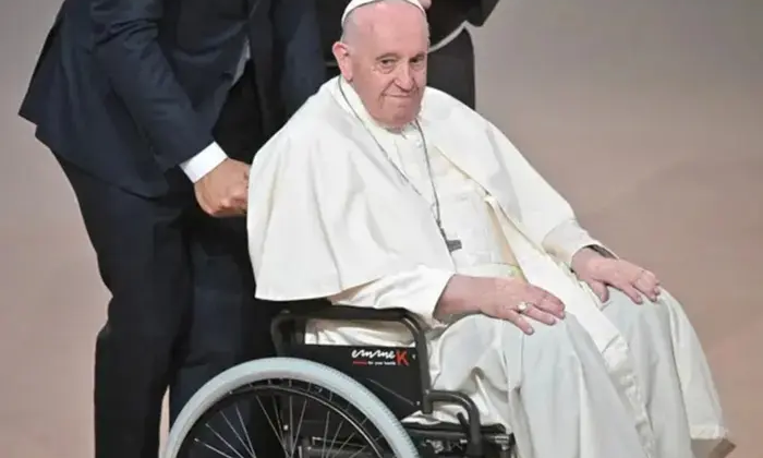 Папа Римский учится говорить после пневмонии