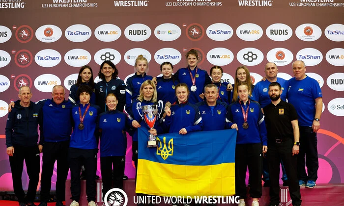 Украинская женская борьба - второе место