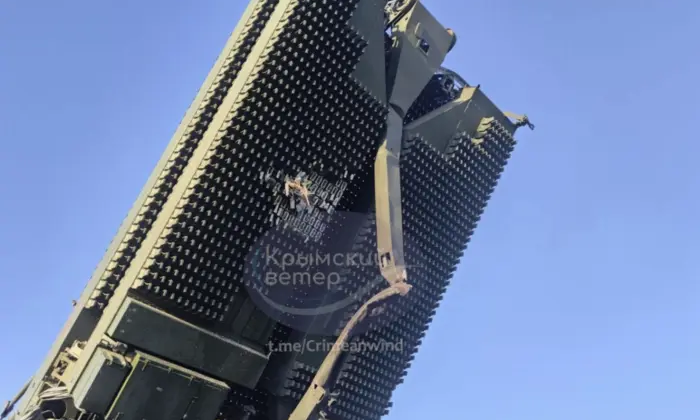 Зруйнована станція радіолокації С-400 на Кримському півострові (фото)