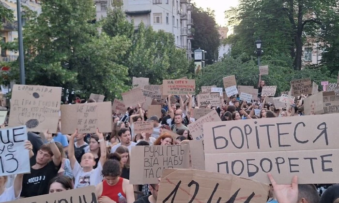 Найяскравіші цитати з плакатів Картонкового майдану