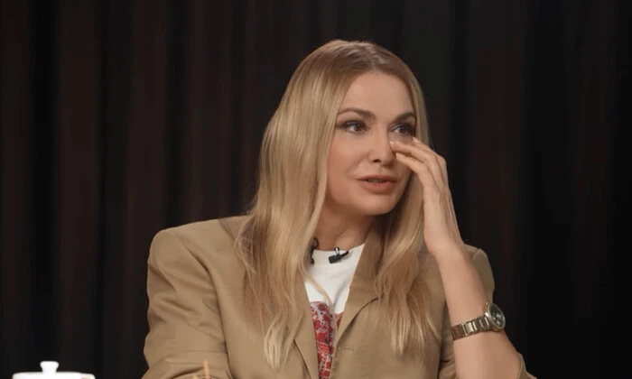 The heroine of the Ukrainian series has a rather symbolic glass of wine