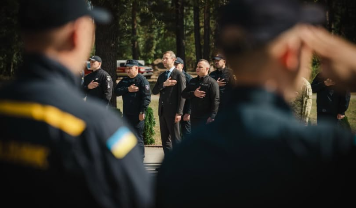Президент поздравил спасателей ГСЧС