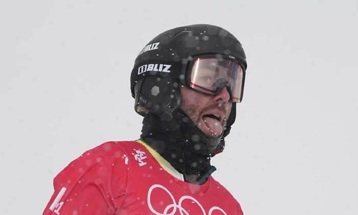 Snowboarder Kem Bolton in hospital