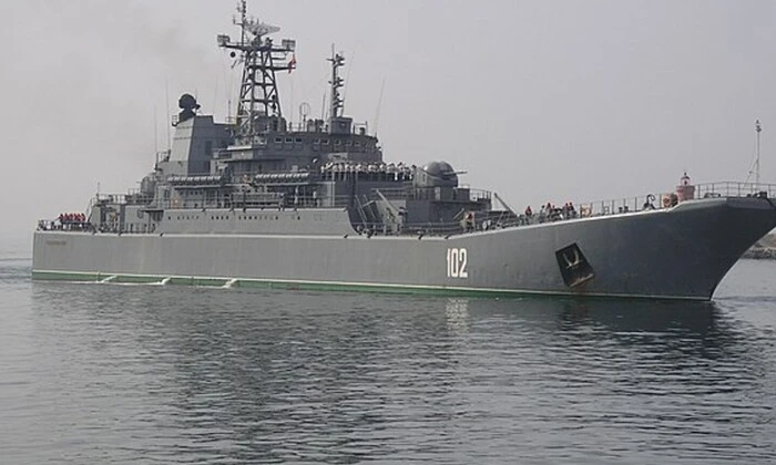 Протікаючі баки російського корабля біля Сирії