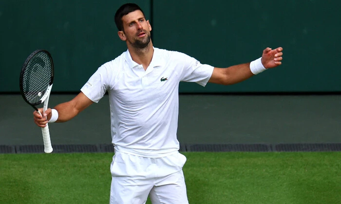 Джокович передає м'яч вакцинам