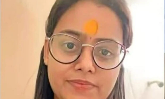 Женщина выжила из-за опоздания на рейс