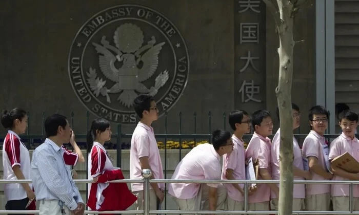 Студентські візи відновлені зі змінами