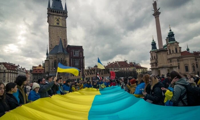 График, который изображает уменьшение поддержки Чехии для Украины