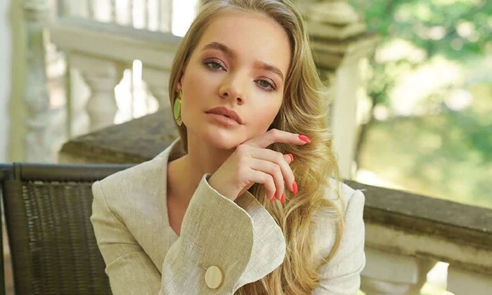 Доня Пєскова втекла з Росії