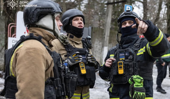 Російські БпЛА атакували медичну інфраструктуру Сум: ДСНС на місці