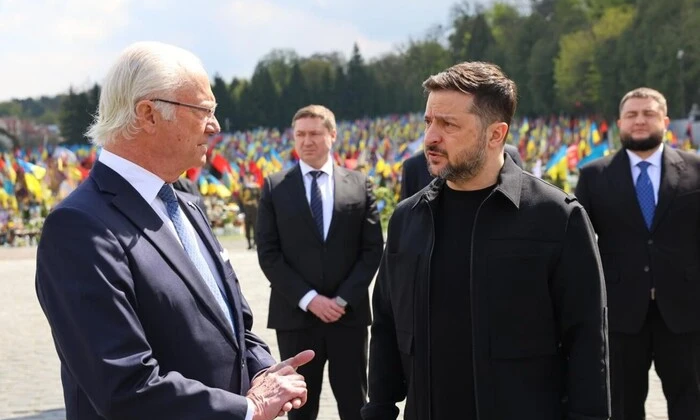 Swedish King arrives in Ukraine