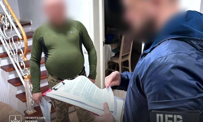 Прокуратура виявила заступника командира військової частини