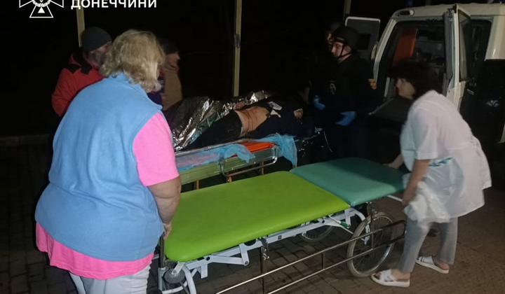 Побитому Краматорську: рятувальні роботи після атаки