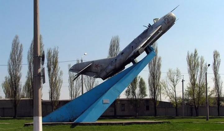 Ребенок, который ищет надежду, потеряв дом