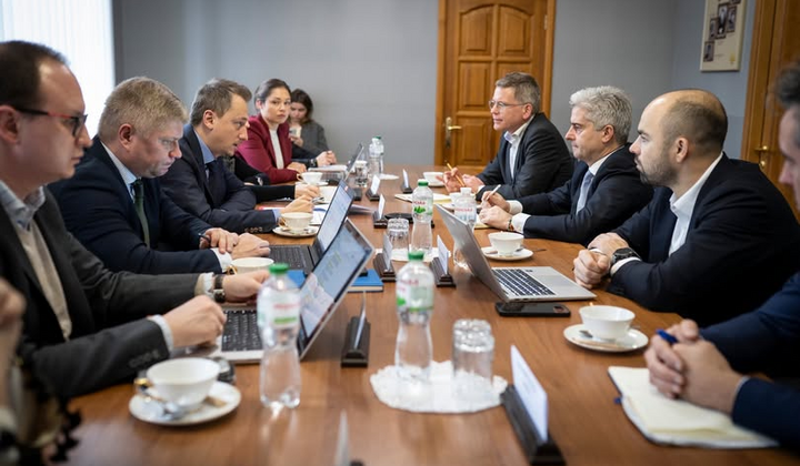 Гроші для відновлення України