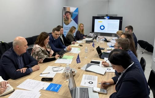 Гроші для України: на що витратять