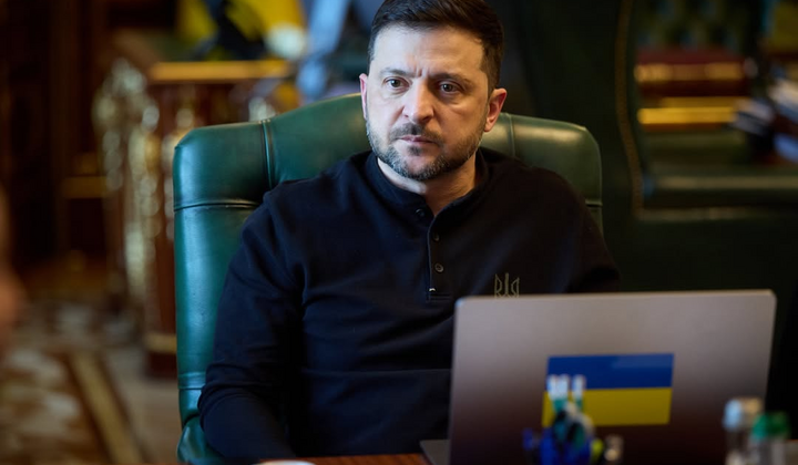 Зеленський та Стармер обговорюють мирні дії