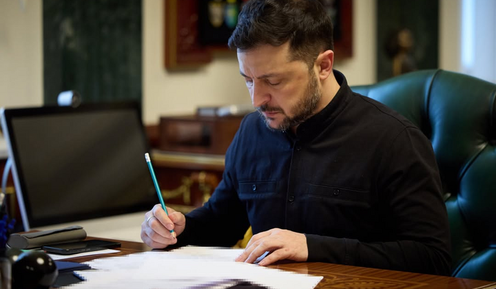 Дипломатична команда працює для миру