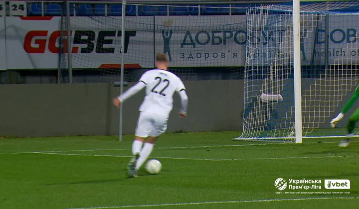 Гол Жуніора Рейса після перегляду відеоарбітра