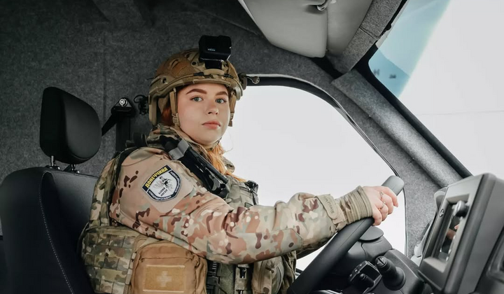 Поліцейські читають казки для дітей