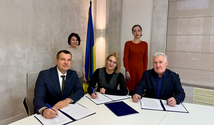 Сміттєві контейнери на вулиці