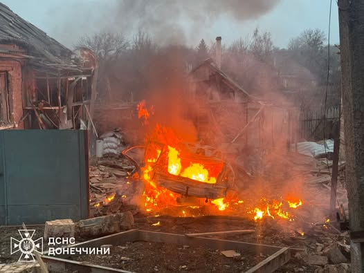 Російські безпілотники атакують Слов'янськ: поранена людина