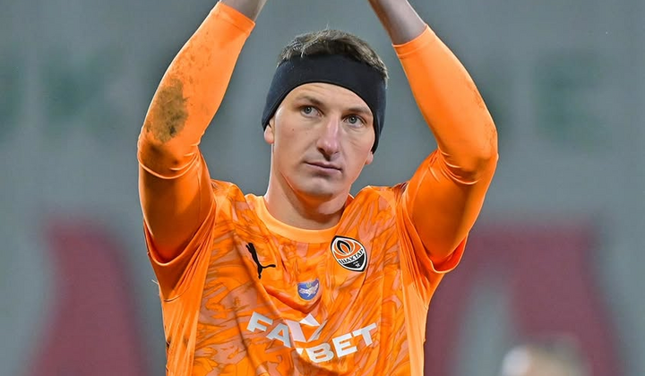 Фантастичний сейв від голкіпера «Шахтаря» у матчі з «Оболонню»