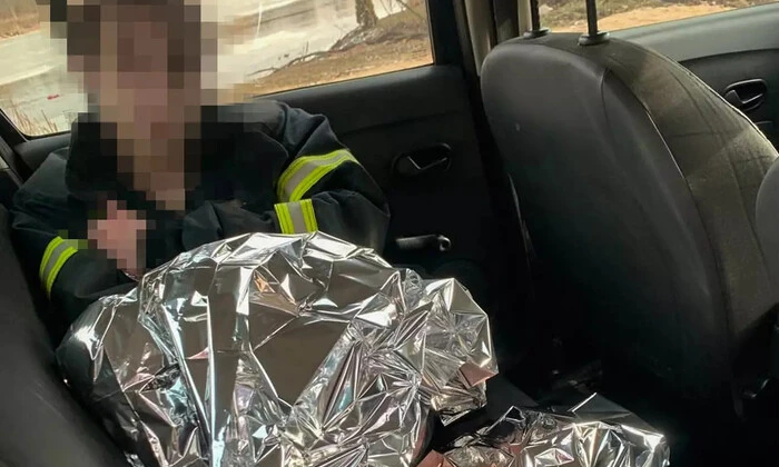 Катание на коньках на замерзшей реке