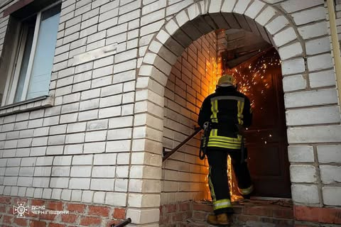 Дитина з інвалідністю, що шпиталася внаслідок падіння дрону під Черніговом