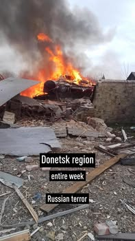 Дрони та ракети на фоні карті