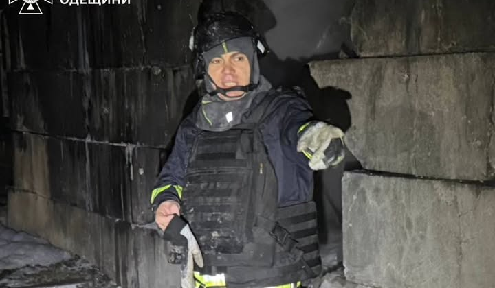 Російська атака в Одесі: енергооб'єкт та будівлю пошкоджено