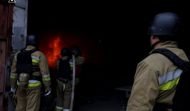 Російська атака на Миколаїв: 500 кв метрів у вогні