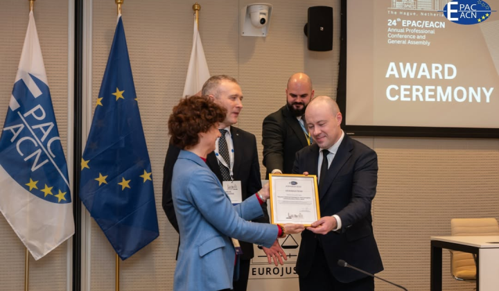 Україна отримала міжнародну нагороду за боротьбу з корупцією