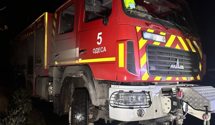 Рятувальники в укритті після удару