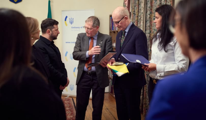 Ірландські медики отримали нагороду від Зеленської