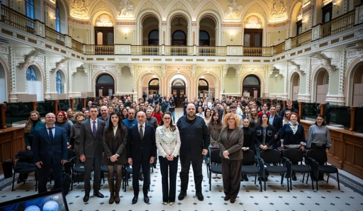 Нові гривневі монети про Крим та Донбас