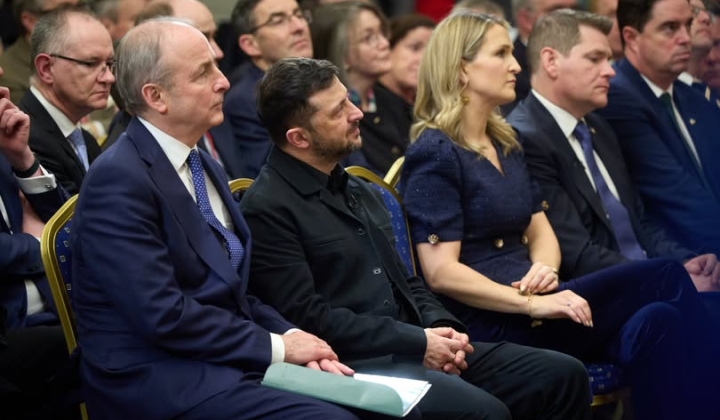 Флаги Ирландии и Украины на конференции