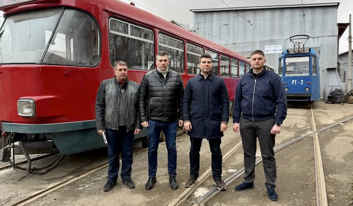Візит Деркача у Дніпро: транспорт у прифронтових регіонах