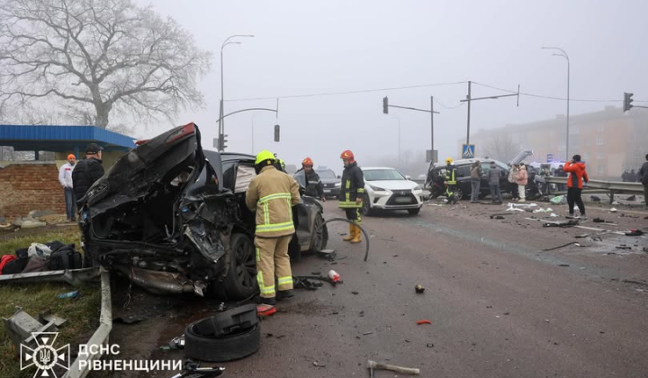 Аварія на трасі Київ-Чоп: автопригода