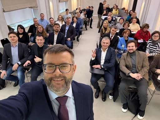 Робота міністерства з Town Hall