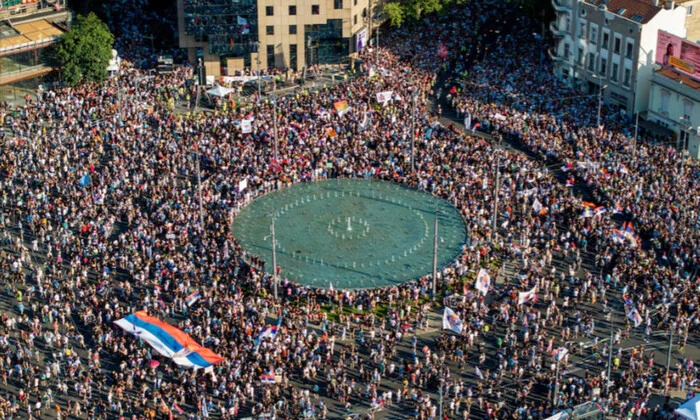 протесты против власти Вучича в Сербии
